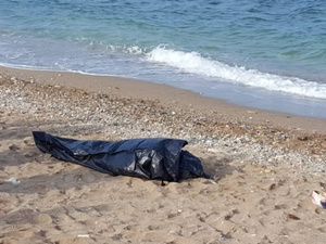 العثور على جثة محامي بشاطئ الصخيرات في ظروف غامضة يستنفر السلطات العثور على جثة محامي بشاطئ الصخيرات في ظروف غامضة يستنفر السلطات