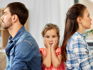 "الطلاق الصامت" : حين يصبح الأزواج غرباء تحت سقف واحد "الطلاق الصامت" : حين يصبح الأزواج غرباء تحت سقف واحد