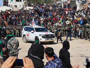 حماس تُفرج عن آخر دفعة من الرهائن في غزة ضمن اتفاق الهدنة حماس تُفرج عن آخر دفعة من الرهائن في غزة ضمن اتفاق الهدنة