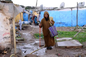 المغرب يتقدّم في تقليص الفقر… لكن الفجوة الاجتماعية لا تزال قائمة المغرب يتقدّم في تقليص الفقر… لكن الفجوة الاجتماعية لا تزال قائمة