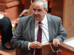 ميداوي ينفي إلغاء بحوث الماستر ويؤكد تعزيزها في النظام الجامعي الجديد ميداوي ينفي إلغاء بحوث الماستر ويؤكد تعزيزها في النظام الجامعي الجديد