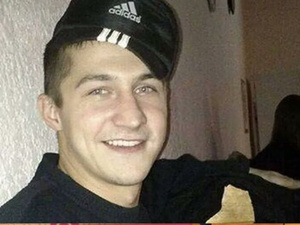 أب يجبر صديقه على حفر قبره بعد اكتشافه اعتداءه على طفلته: قضية هزّت روسيا أب يجبر صديقه على حفر قبره بعد اكتشافه اعتداءه على طفلته: قضية هزّت روسيا