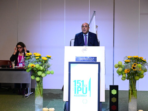 جنيف.. ولد الرشيد يفضح ادعاءات الجزائر حول حقوق الإنسان في مخيمات تندوف جنيف.. ولد الرشيد يفضح ادعاءات الجزائر حول حقوق الإنسان في مخيمات تندوف