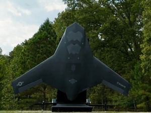 «إكس بات».. طائرة مقاتلة بلا طيارين ترتكز على الذكاء الاصطناعي «إكس بات».. طائرة مقاتلة بلا طيارين ترتكز على الذكاء الاصطناعي