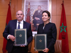 بنعلي والميداوي يعلنان عن برنامج وطني لتأهيل خمسين باحثًا في مجال الانتقال الطاقي بنعلي والميداوي يعلنان عن برنامج وطني لتأهيل خمسين باحثًا في مجال الانتقال الطاقي