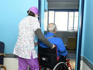 إعلانات مشبوهة لعمليات جراحية "مجانية" تهدد سلامة المرضى بالمغرب