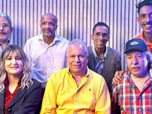 فرقة "مسرح الحي" تطلق مسرحيتها الجديدة "سِرّي مَري" احتفالاً بالذكرى الخمسين للمسيرة الخضراء فرقة "مسرح الحي" تطلق مسرحيتها الجديدة "سِرّي مَري" احتفالاً بالذكرى الخمسين للمسيرة الخضراء