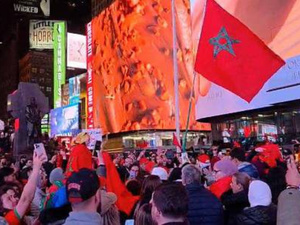 مغاربة نيويورك يحتفلون بالقرار الأممي حول الصحراء المغربية في قلب “تايمز سكوير”
