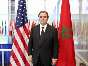 السفير الأمريكي يشيد بالقرار الأممي : خطوة تاريخية لترسيخ الحكم الذاتي المغربي بالصحراء السفير الأمريكي يشيد بالقرار الأممي : خطوة تاريخية لترسيخ الحكم الذاتي المغربي بالصحراء