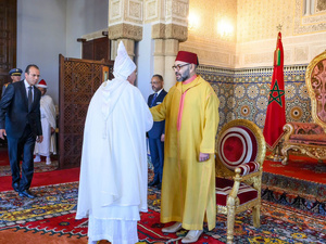 الملك محمد السادس يستقبل الولاة والعمال الجدد: تجديد الثقة في الإدارة الترابية من أجل حكامة فعالة وتنمية متوازنة الملك محمد السادس يستقبل الولاة والعمال الجدد: تجديد الثقة في الإدارة الترابية من أجل حكامة فعالة وتنمية متوازنة