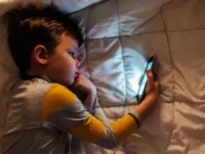 متى يجب شراء أول هاتف ذكي للطفل؟ متى يجب شراء أول هاتف ذكي للطفل؟