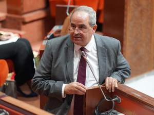 ميداوي : رسوم التسجيل تمنح الأساتذة فرصة زيادة أجورهم إلى 25 ألف درهم ميداوي : رسوم التسجيل تمنح الأساتذة فرصة زيادة أجورهم إلى 25 ألف درهم