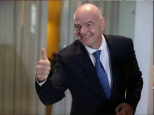 إنفانتينو يثني على الإنجازات الكروية المغربية ويشيد بقدرة المغرب على تنظيم كؤوس العالم إنفانتينو يثني على الإنجازات الكروية المغربية ويشيد بقدرة المغرب على تنظيم كؤوس العالم