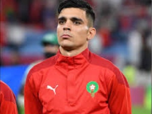 أشرف بن شرقي يسطع في أبوظبي ويهدي الأهلي كأس السوبر المصري أشرف بن شرقي يسطع في أبوظبي ويهدي الأهلي كأس السوبر المصري