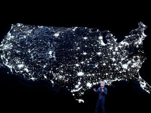 السيادة الرقمية بين الوعد والواقع: كيف تتحكم “نفيديا” وواشنطن في مشاريع الذكاء الاصطناعي العالمية؟ السيادة الرقمية بين الوعد والواقع: كيف تتحكم “نفيديا” وواشنطن في مشاريع الذكاء الاصطناعي العالمية؟