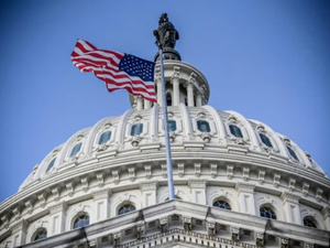 الكونغرس الأمريكي يقر قانون كشف كافة ملفات قضية جيفري إبستين الكونغرس الأمريكي يقر قانون كشف كافة ملفات قضية جيفري إبستين