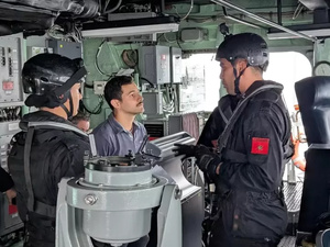 التعاون العسكري المغربي-الإسباني يرفع جاهزية القوات البحرية في مضيق جبل طارق التعاون العسكري المغربي-الإسباني يرفع جاهزية القوات البحرية في مضيق جبل طارق