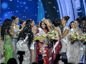المكسيكية فاطمة بوش فرنانديز تتوج ملكة جمال الكون لعام 2025 في بانكوك وسط جدل واسع المكسيكية فاطمة بوش فرنانديز تتوج ملكة جمال الكون لعام 2025 في بانكوك وسط جدل واسع