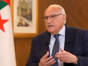 وساطةٌ أم مناورة؟ قراءة في الموقف الجزائري بعد القرار الأممي 2797 وساطةٌ أم مناورة؟ قراءة في الموقف الجزائري بعد القرار الأممي 2797