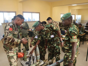 تكوين طبي عسكري يجمع خبرات مغربية وأممية داخل مدرسة للا مريم تكوين طبي عسكري يجمع خبرات مغربية وأممية داخل مدرسة للا مريم