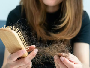 الخطوات الفعّالة للوقاية من تساقط الشعر