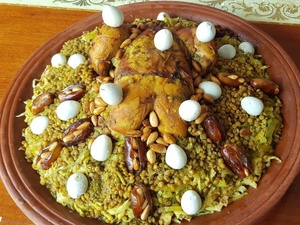 الرفيسة المغربية تتألق عالميًا وتحتل المرتبة الثانية كأفضل طبق دجاج في العالم