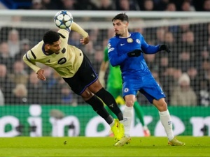 هزيمة بطعم العلقم في لندن.. طرد أراوخو يربك برشلونة أمام تشيلسي هزيمة بطعم العلقم في لندن.. طرد أراوخو يربك برشلونة أمام تشيلسي