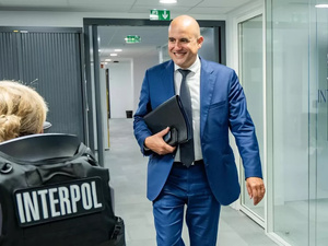 لوكا فيليب يتولى رئاسة الأنتربول لولاية جديدة وسط منافسة دولية قوية لوكا فيليب يتولى رئاسة الأنتربول لولاية جديدة وسط منافسة دولية قوية