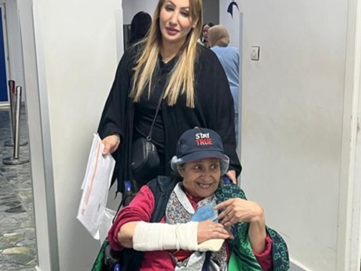 عائشة ماه ماه تطمئن جمهورها على وضعها الصحي بعد كسر يدها عائشة ماه ماه تطمئن جمهورها على وضعها الصحي بعد كسر يدها