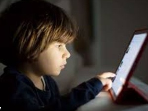 هل نفقد السيطرة؟ موجة استخدام غير مسبوقة لوسائل التواصل بين صغار السن هل نفقد السيطرة؟ موجة استخدام غير مسبوقة لوسائل التواصل بين صغار السن