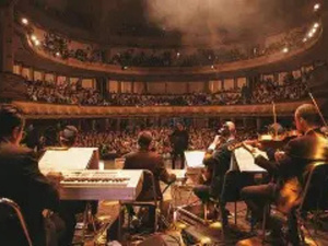 “كلنا نغني”: عرض موسيقي عربي–عالمي يضيء الساحة الفنية المغربية “كلنا نغني”: عرض موسيقي عربي–عالمي يضيء الساحة الفنية المغربية