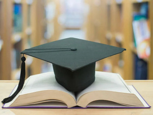 المحكمة الإدارية بوجدة توقف قرار فرض رسوم على طلبة الدكتوراه الموظفين المحكمة الإدارية بوجدة توقف قرار فرض رسوم على طلبة الدكتوراه الموظفين