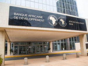 البنك الإفريقي للتنمية يمنح المغرب خط ائتمان بـ150 مليون أورو لتعزيز البنية الترابية البنك الإفريقي للتنمية يمنح المغرب خط ائتمان بـ150 مليون أورو لتعزيز البنية الترابية