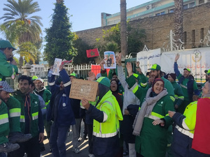 انفراج أزمة النظافة بوزان بعد أسابيع من الاحتجاج.. اتفاق مرحلي يوقف التصعيد انفراج أزمة النظافة بوزان بعد أسابيع من الاحتجاج.. اتفاق مرحلي يوقف التصعيد