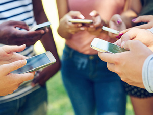 استبيان أممي : 70% من صناع المحتوى يواجهون عنفا رقميا… واليونسكو تطلق مبادرات للحماية