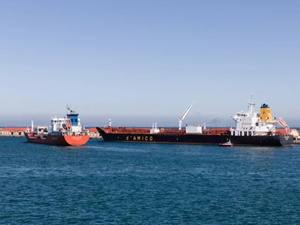 الاتحاد الأوروبي يوسع عقوباته على روسيا بإضافة 40 سفينة إلى قائمة الحظر الاتحاد الأوروبي يوسع عقوباته على روسيا بإضافة 40 سفينة إلى قائمة الحظر