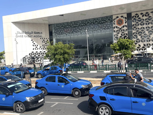 قبل “الكان”… حملة غير مسبوقة لضبط ممارسات سيارات الأجرة مع السياح قبل “الكان”… حملة غير مسبوقة لضبط ممارسات سيارات الأجرة مع السياح