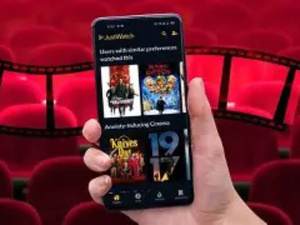 إعادة مشاهدة الأفلام والمسلسلات: لحظات عائلية دافئة تعزز السعادة في الشتاء إعادة مشاهدة الأفلام والمسلسلات: لحظات عائلية دافئة تعزز السعادة في الشتاء