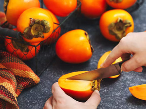 الكَاكِي وصحة القلب: فاكهة خريفية لتنظيم ضغط الدم الكَاكِي وصحة القلب: فاكهة خريفية لتنظيم ضغط الدم