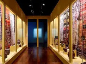 مراكش تفتتح "الدار الثقافي للسجاد" تكريماً لفن النسج وذاكرة النساء الأمازيغيات مراكش تفتتح "الدار الثقافي للسجاد" تكريماً لفن النسج وذاكرة النساء الأمازيغيات