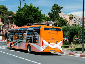 مراكش تطلق أسطولاً جديداً من الحافلات لتحديث النقل الحضري مراكش تطلق أسطولاً جديداً من الحافلات لتحديث النقل الحضري