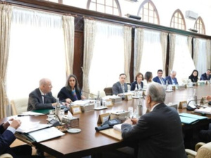 مجلس الحكومة يصادق على ثلاثة مراسيم لتعزيز أوضاع مهنيي الصحة وإصلاح المنظومة الصحية مجلس الحكومة يصادق على ثلاثة مراسيم لتعزيز أوضاع مهنيي الصحة وإصلاح المنظومة الصحية