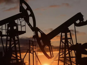 فنزويلا تؤكد استمرار صادراتها النفطية رغم الحصار الأمريكي فنزويلا تؤكد استمرار صادراتها النفطية رغم الحصار الأمريكي