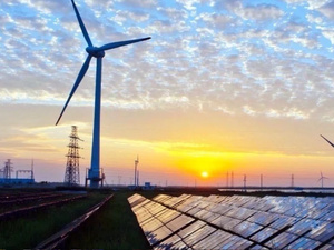 تقرير IISS: الشرق الأوسط وشمال إفريقيا في سباق التحول نحو الطاقة المتجددة تقرير IISS: الشرق الأوسط وشمال إفريقيا في سباق التحول نحو الطاقة المتجددة