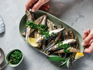 السردين أم التونة؟ مقارنة غذائية لاختيار السمك الأكثر فائدة السردين أم التونة؟ مقارنة غذائية لاختيار السمك الأكثر فائدة