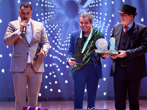 عبد الكبير الركاكنة يتوج بجائزة النجم المغربي لسنة 2025 عبد الكبير الركاكنة يتوج بجائزة النجم المغربي لسنة 2025