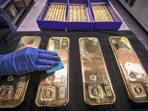 الذهب يرتفع إلى مستوى قياسي فوق 4500 دولار للأونصة مع تصاعد المخاطر الجيوسياسية الذهب يرتفع إلى مستوى قياسي فوق 4500 دولار للأونصة مع تصاعد المخاطر الجيوسياسية