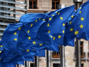 الاتحاد الأوروبي يطلق حزمة لدعم إعادة تدوير البلاستيك وتعزيز الاقتصاد الدائري