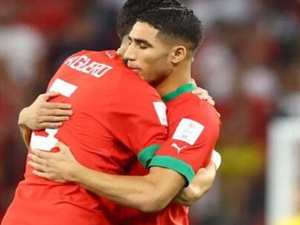 الركراكي يؤكد مشاركة أشرف حكيمي في مباراة زامبيا وكفاءة اللاعب تعزز المنتخب المغربي