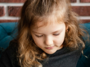 لننهي عدّ دقائق الشاشة: كيف نساعد أطفالنا على العيش في العصر الرقمي لننهي عدّ دقائق الشاشة: كيف نساعد أطفالنا على العيش في العصر الرقمي